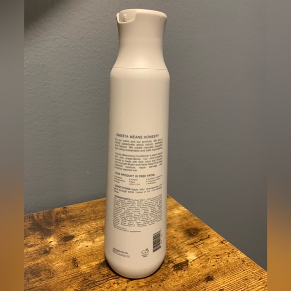 Onesta Hair Care Moisturizing Conditioner - Picture 2 of 2